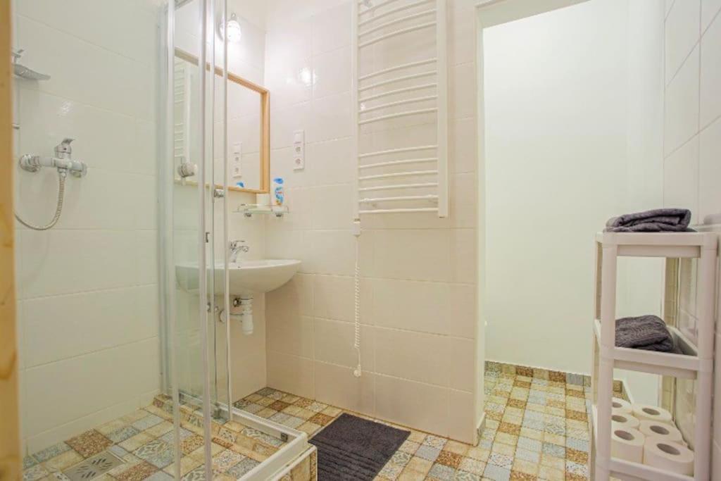 Апартаменты Cosy Flat In Akacfa Str., Aya Будапешт Экстерьер фото
